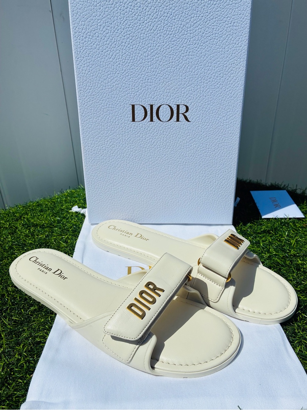DIOR DIORACT OFF-WHITE LAMB LEATHER SLIDE FLAT SANDALS GOLD LOGO SZ 40 NEW - Picture 6 of 16